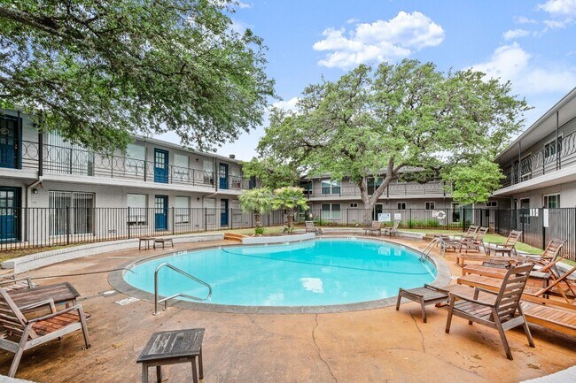 1210 Windsor Rd Austin, TX 78703 photo 3