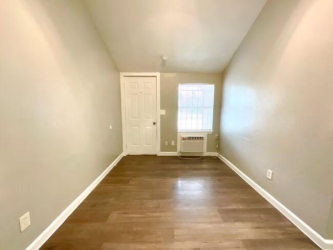 602 Lovett Ave San Antonio, TX 78211 photo 3