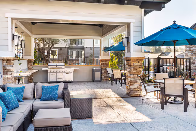 Canyon Oaks Luxury Apartments photo 5