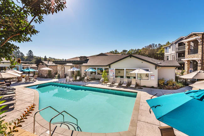 Canyon Oaks Luxury Apartments photo 4