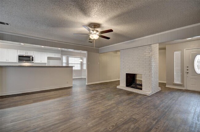757 Aspen Court, Hurst, TX 76054 photo 5