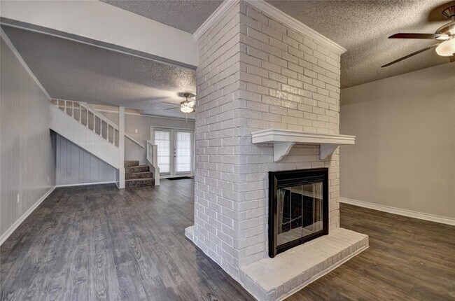 757 Aspen Court, Hurst, TX 76054 photo 3