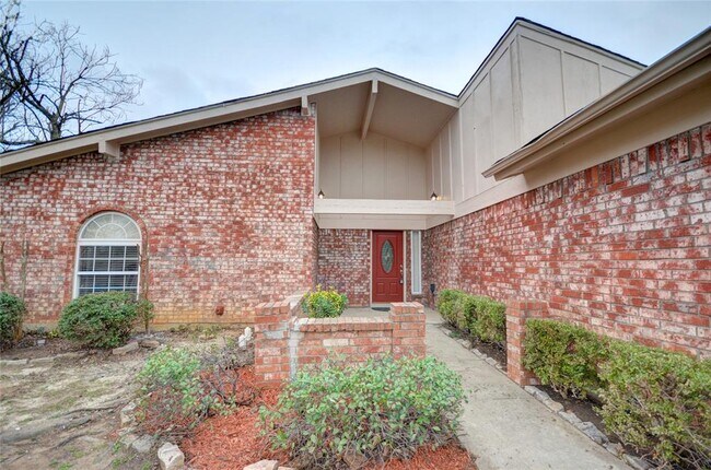 757 Aspen Court, Hurst, TX 76054 photo 2