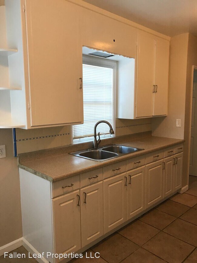 8010 Ney Ave photo 3