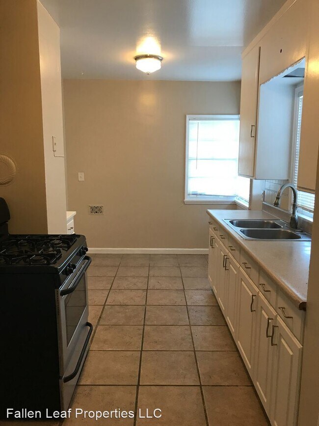 8010 Ney Ave photo 4