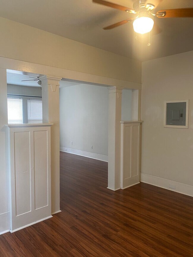 219 Paschal St San Antonio, TX 78212 photo 3