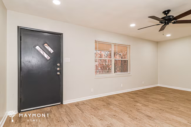 3405 Half Moon Dr Fort Worth, TX 76111 photo 3