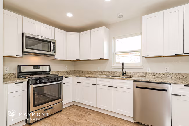 3405 Half Moon Dr Fort Worth, TX 76111 photo 5