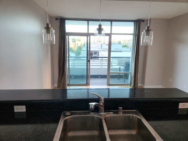 425 W Beech St San Diego, CA 92101 photo 3