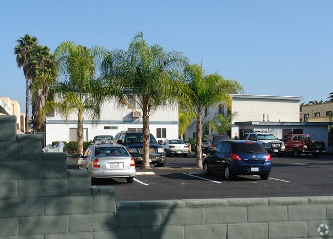 Brittany Arms Apartments photo 2