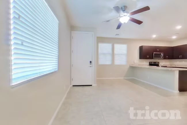 12586 W Mazatzal Dr Peoria, AZ 85383 photo 5