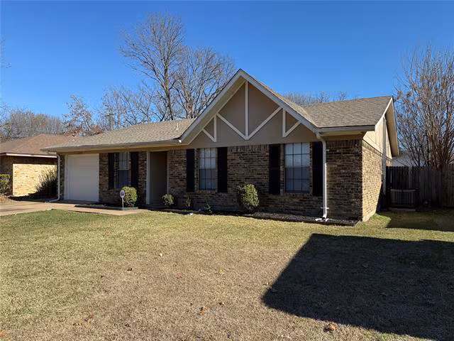 4804 Chickadee Drive, Balch Springs, TX 75180 photo 2