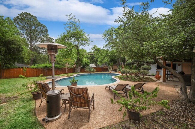 568 Sellmeyer Ln Lewisville, TX 75077 photo 4