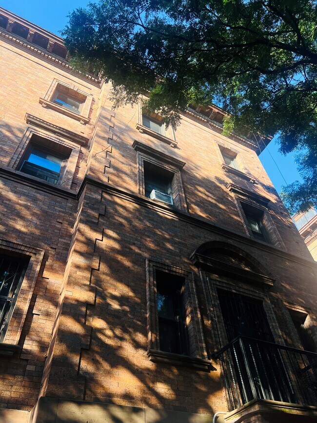 219 W 139th St New York, NY 10030 photo 2