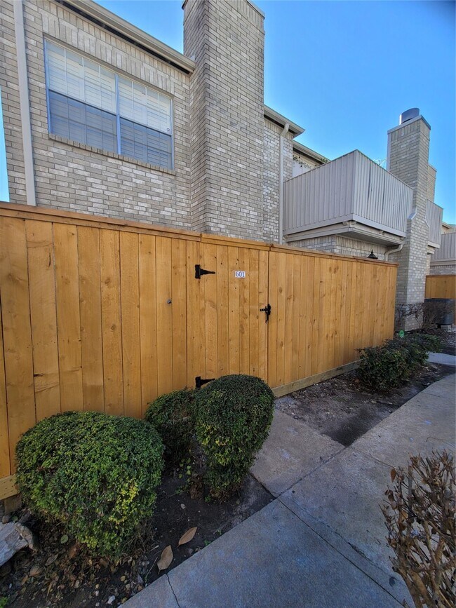 3800 Tanglewilde Street, Houston, TX 77063 photo 5