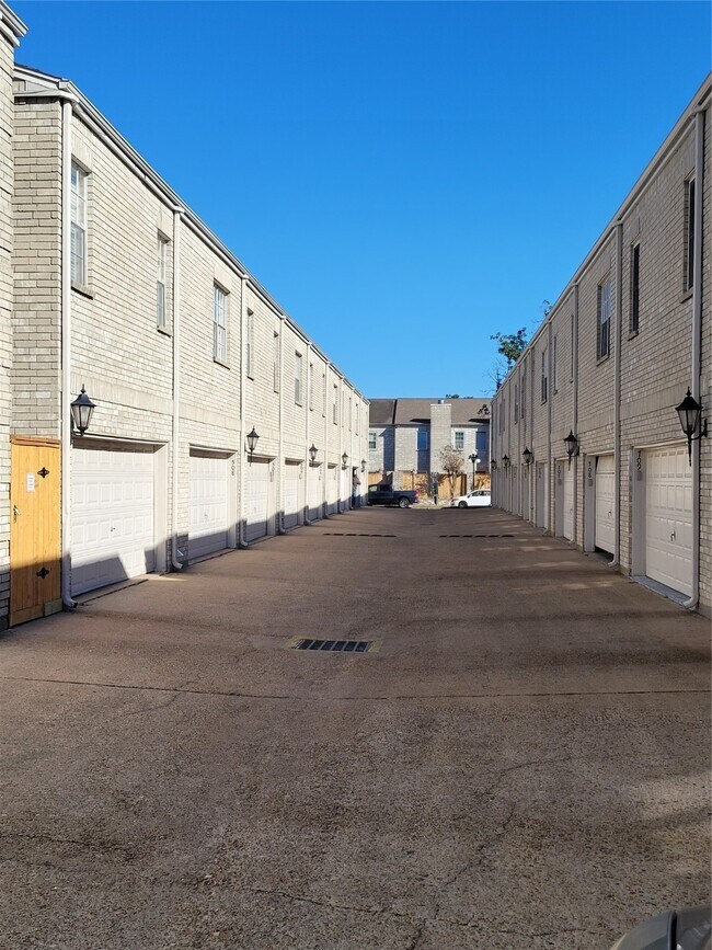 3800 Tanglewilde Street, Houston, TX 77063 photo 3