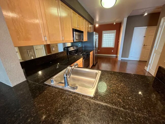 1556 Brunswig Ln Emeryville, CA 94608 photo 4