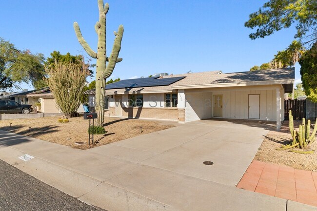 3002 W Villa Rita Dr photo 2