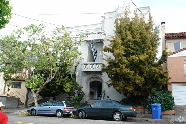 2575 Le Conte Avenue, Berkeley, CA 94709 photo 3