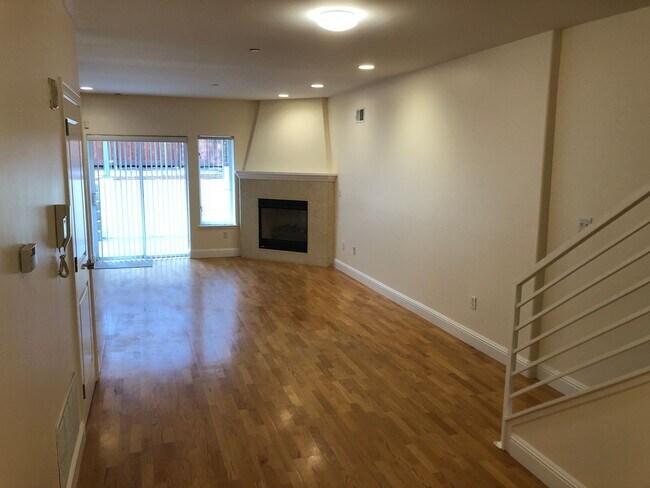 316 Bartlett Street, San Francisco, CA 94110 photo 2