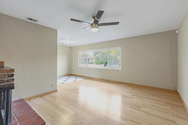 18564 Paseo Tierra, Saratoga, CA 95070 photo 2