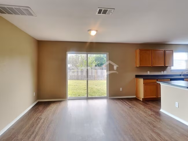 5325 Mathra Drive, Del Valle, TX 78617 photo 5