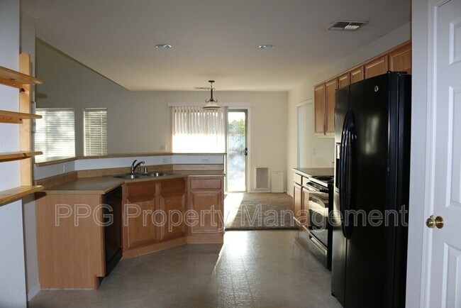 11292 N 161st Dr Surprise, AZ 85379 photo 2