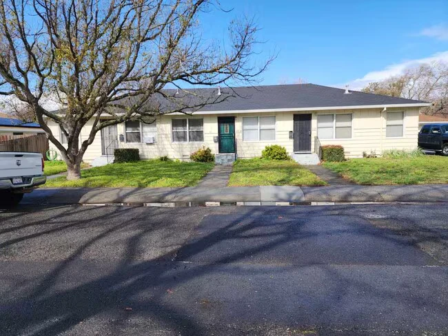 638 Nevada St Fairfield, CA 94533 photo 2
