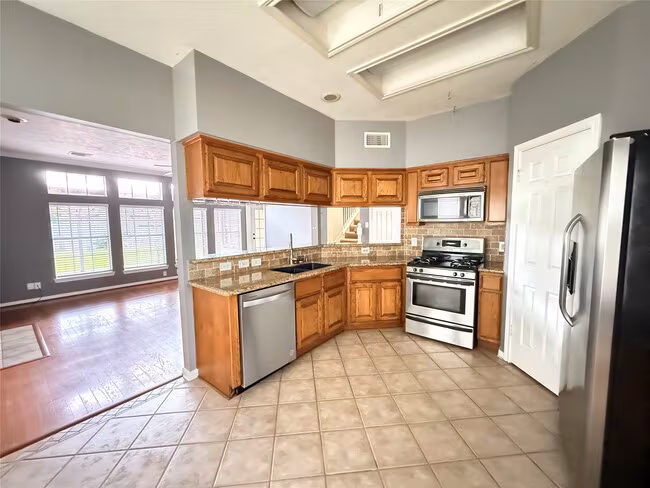 14334 Fair Knoll Way, Houston, TX 77062 photo 5