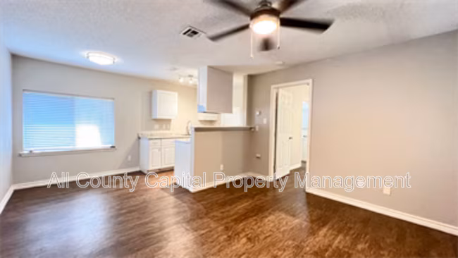 4501 Witham Ln Austin, TX 78745 photo 4