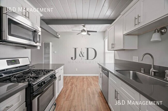 4154 Udall St San Diego, CA 92107 photo 4