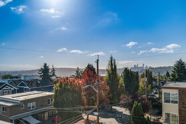 4205 Evanston Ave N Seattle, WA 98103 photo 5