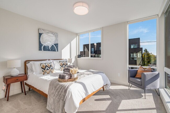 4205 Evanston Ave N Seattle, WA 98103 photo 3