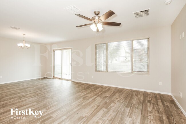 16570 W Sierra St Surprise, AZ 85388 photo 5