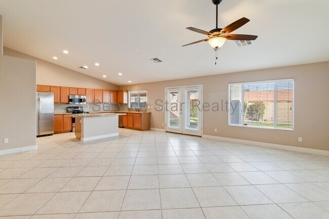 14513 N 152nd Ln photo 3