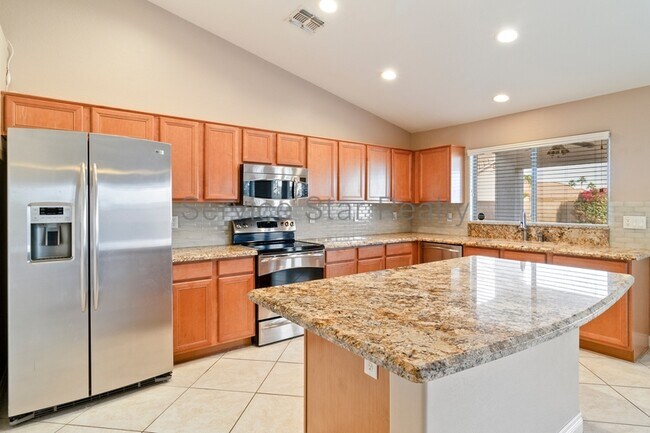 14513 N 152nd Ln photo 4