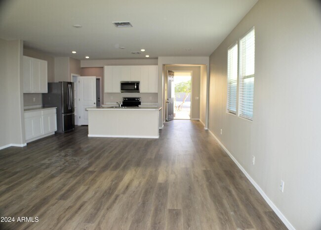 1366 West Pinkley Way, Coolidge, AZ 85128 photo 3