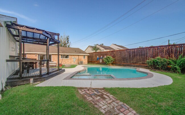 9306 Bassoon Dr photo 2
