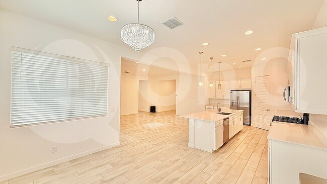 3179 W Via Dona Rd Phoenix, AZ 85083 photo 3