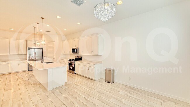 3179 W Via Dona Rd Phoenix, AZ 85083 photo 4