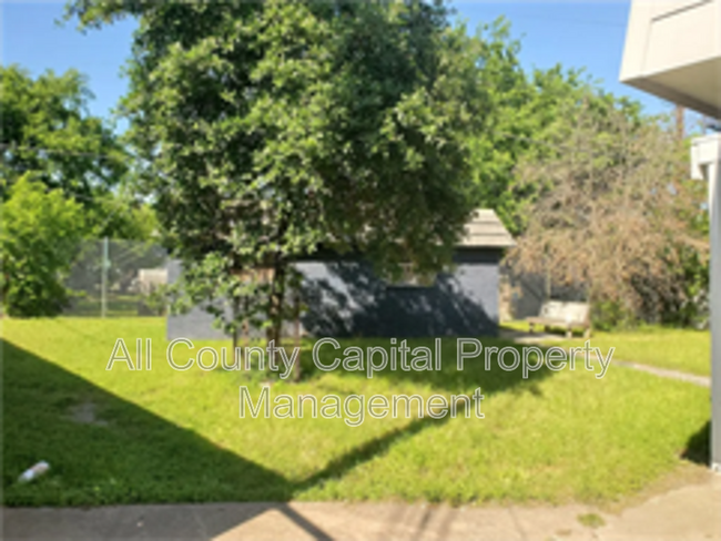 302 Carmen Ct Austin, TX 78752 photo 5