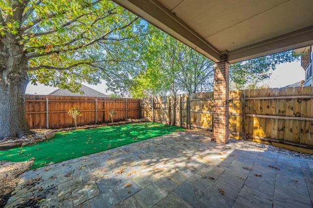 7042 Hedgebrook Drive, Dallas, TX 75249 photo 2
