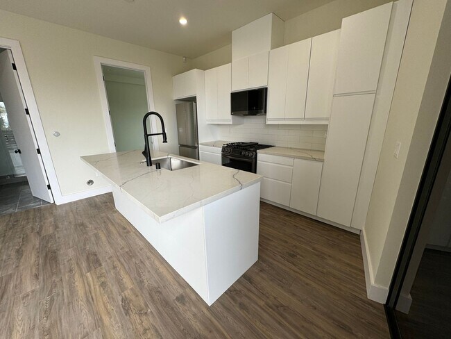 2168 Balboa Ave San Diego, CA 92109 photo 2