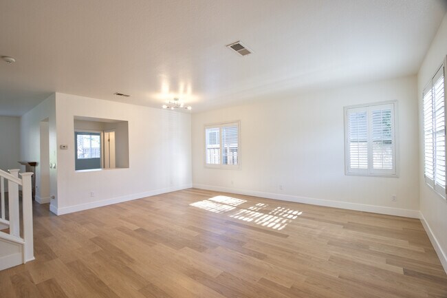 36329 Capri Dr Winchester, CA 92596 photo 5
