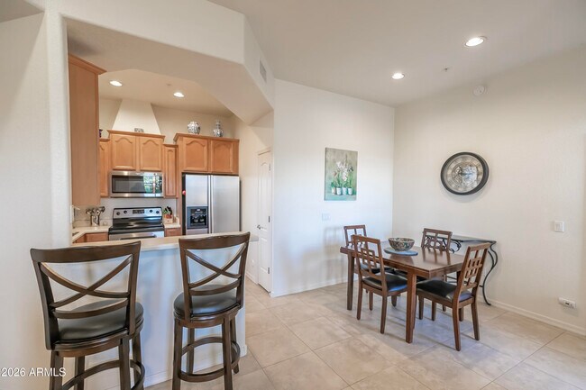 7027 N Scottsdale Rd Paradise Valley, AZ 85253 photo 4
