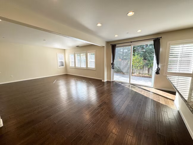 Perfect Shape Single Family Home in Dublin Hills photo 4