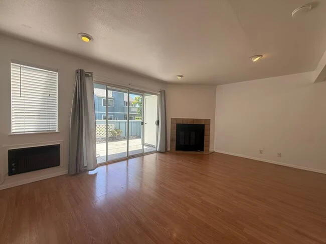1505 Four Oaks Cir San Jose, CA 95131 photo 3
