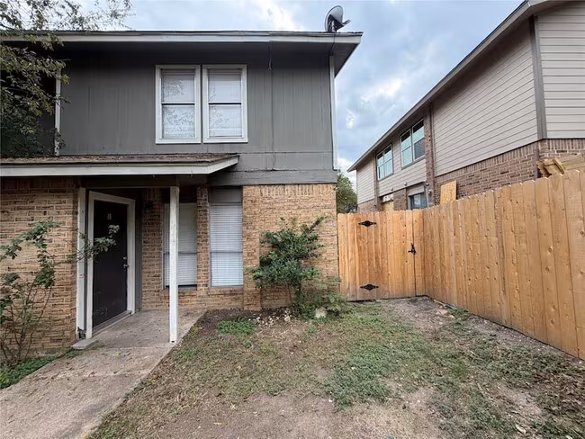 1210 Southport Drive, Austin, TX 78704 photo 2