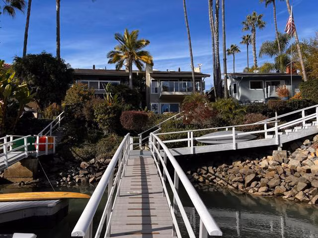 4587 Cove Dr Carlsbad, CA 92008 photo 4