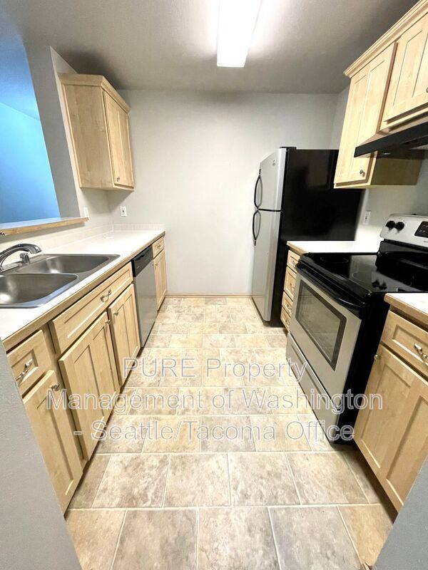 975 Aberdeen Ave NE Renton, WA 98056 photo 2